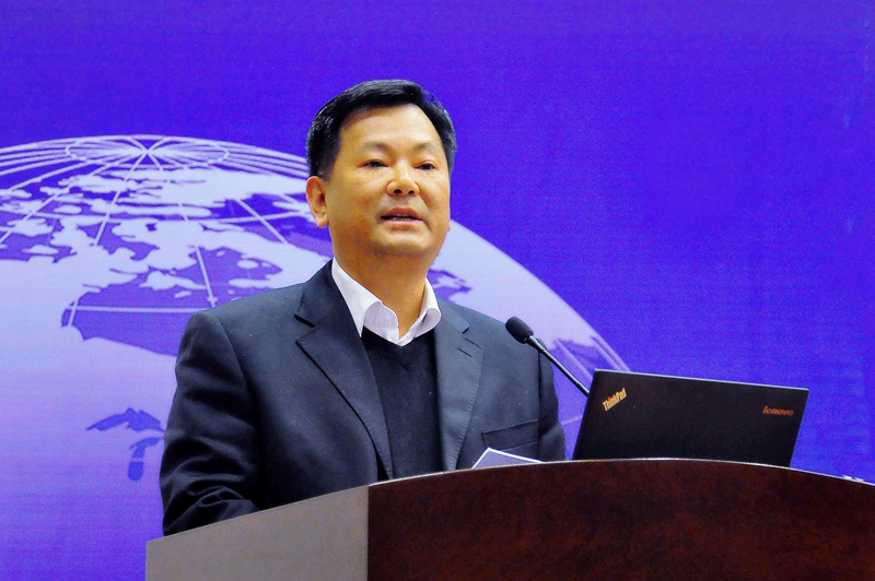 ����ʡί�hУ�����������W(xu��)Ժ����(w��)��УԺ�L(zh��ng)����ڴ�����Q(m��o)�^(q��)�c���{�ɰ���(j��ng)�Q(m��o)�l(f��)չ��ӑ��(hu��)�����o��