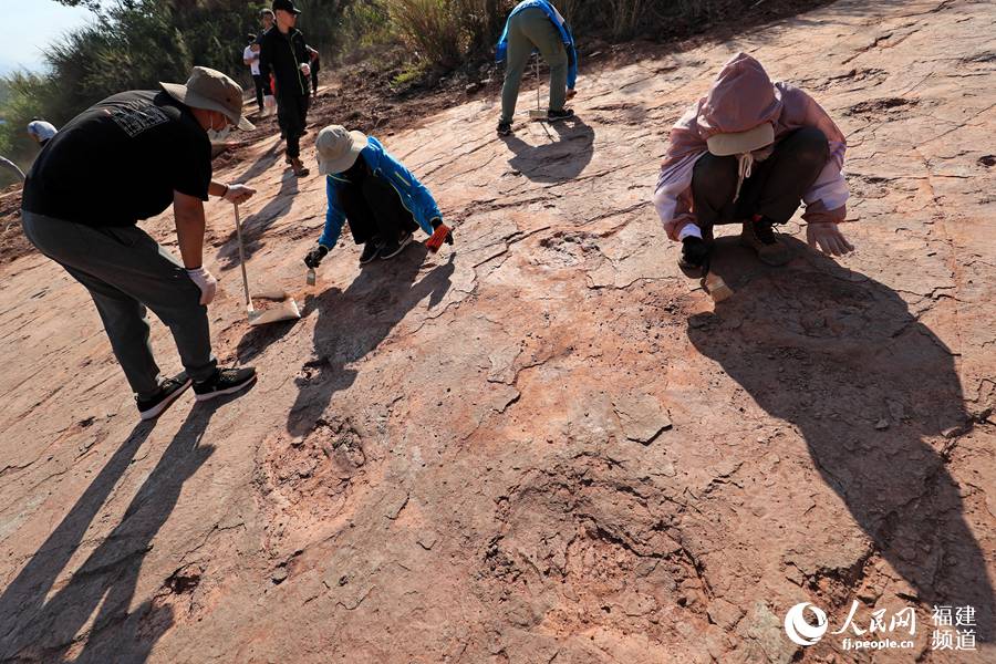 ����ʡ���r���Ϻ��h�R���(zh��n)������״ΰl(f��)�F(xi��n)���׈����������EȺ��ʯ������ʡ�������k���D