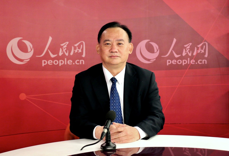 時任廈門市人民政府副市長盧炳椿(現(xiàn)為廈門市政協(xié)副主席)做客人民網(wǎng)福建演播室。 人民網(wǎng) 謝小姿攝