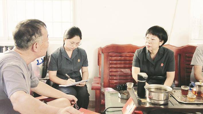 漳州市薌城區(qū)人民法院黨組成員、副院長黃志麗 