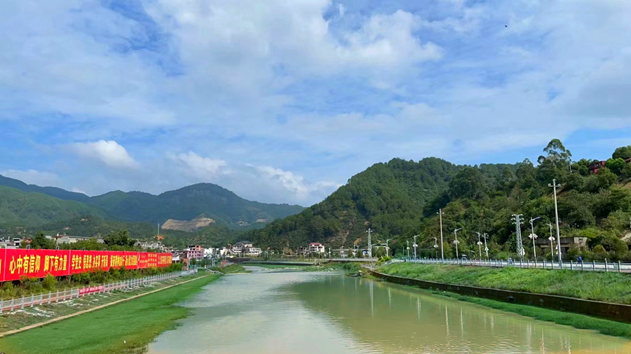 池園鎮(zhèn)芝溪河段 池園鎮(zhèn)河長(zhǎng)辦供圖