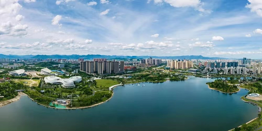 風景秀麗的旗山湖。林雙偉攝