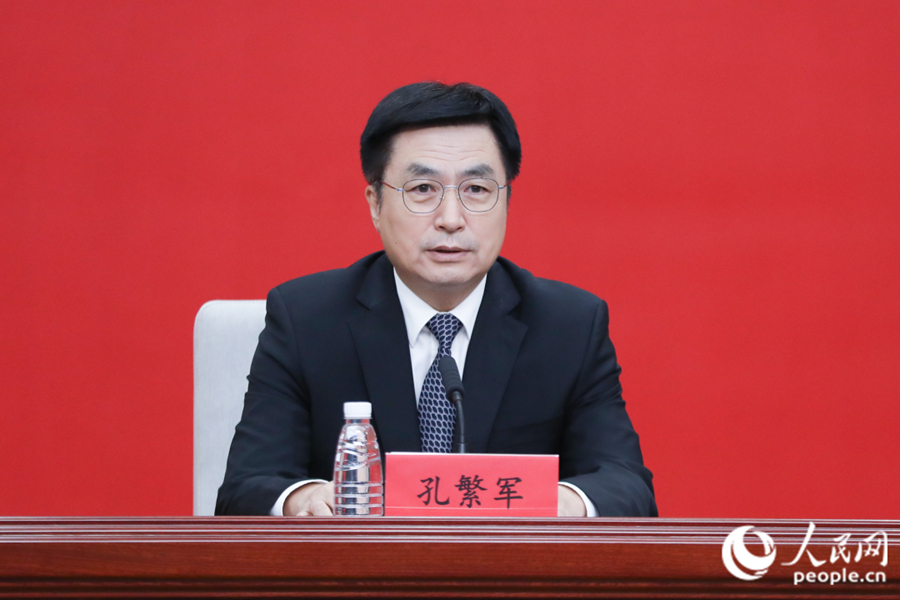 福建省人社廳黨組書記、廳長孔繁軍。楊俊杰攝