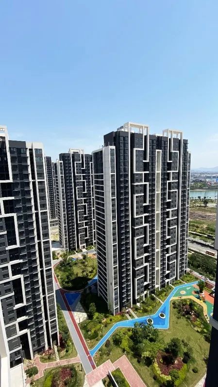 公共租賃房項(xiàng)目后吳公寓環(huán)境優(yōu)美，十分宜居。