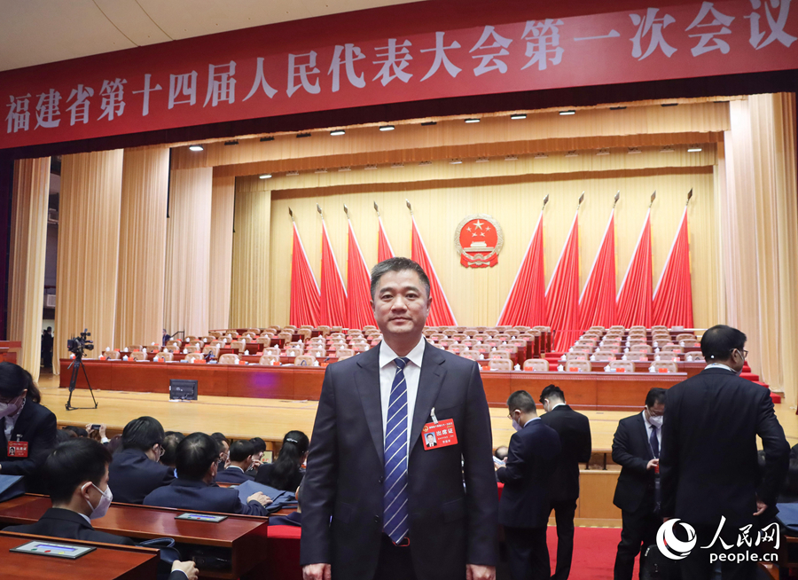 福建省人大代表，泉州城建集團(tuán)有限公司黨委書記、董事長(zhǎng)李垂舉。人民網(wǎng) 劉卿攝