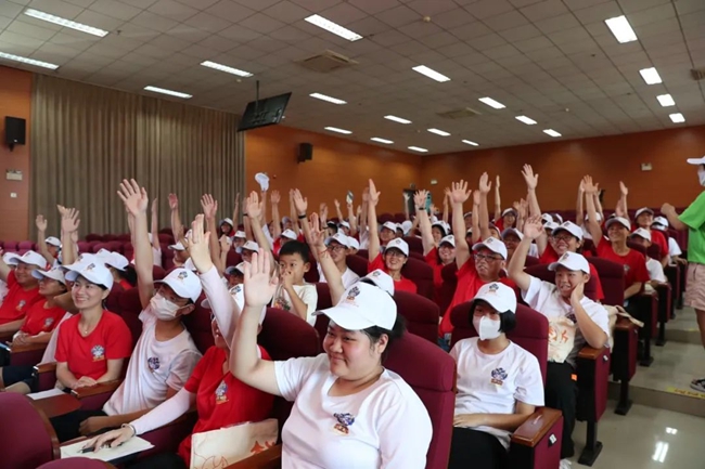 營(yíng)員們認(rèn)真聆聽講座，積極互動(dòng)。集美區(qū)委政法委供圖