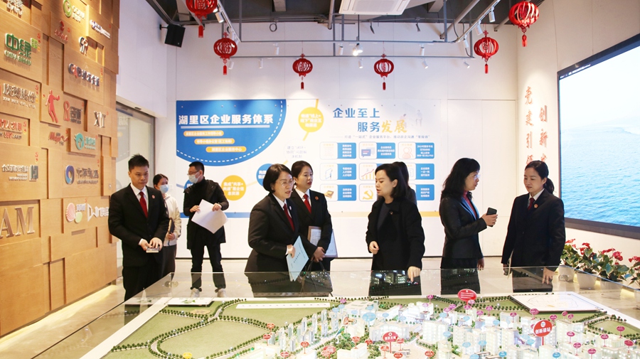 湖里法院干警走訪湖里區(qū)企業(yè)服務(wù)中心。湖里法院供圖