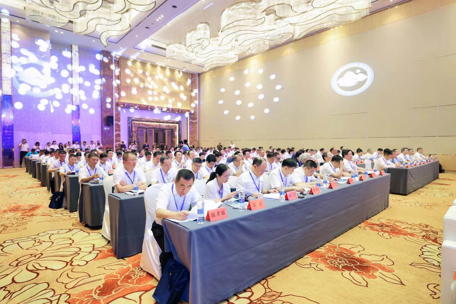 與會(huì)嘉賓認(rèn)真交流聆聽(tīng)。主辦方供圖