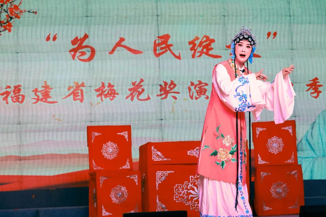 黃艷艷在經(jīng)典莆仙戲劇目《狀元與乞巧》中扮演柳氏。福建省莆仙戲劇院供圖