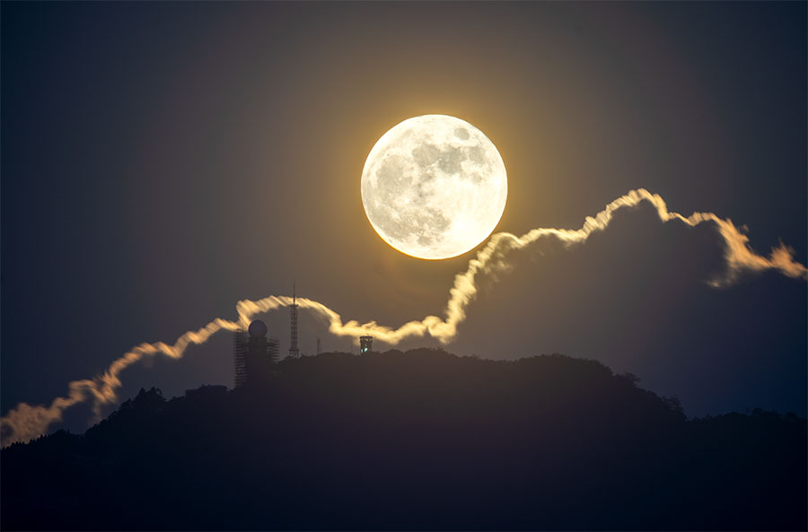  9月29日晚，福建南平建陽區(qū)庵山月色。陳琦輝攝