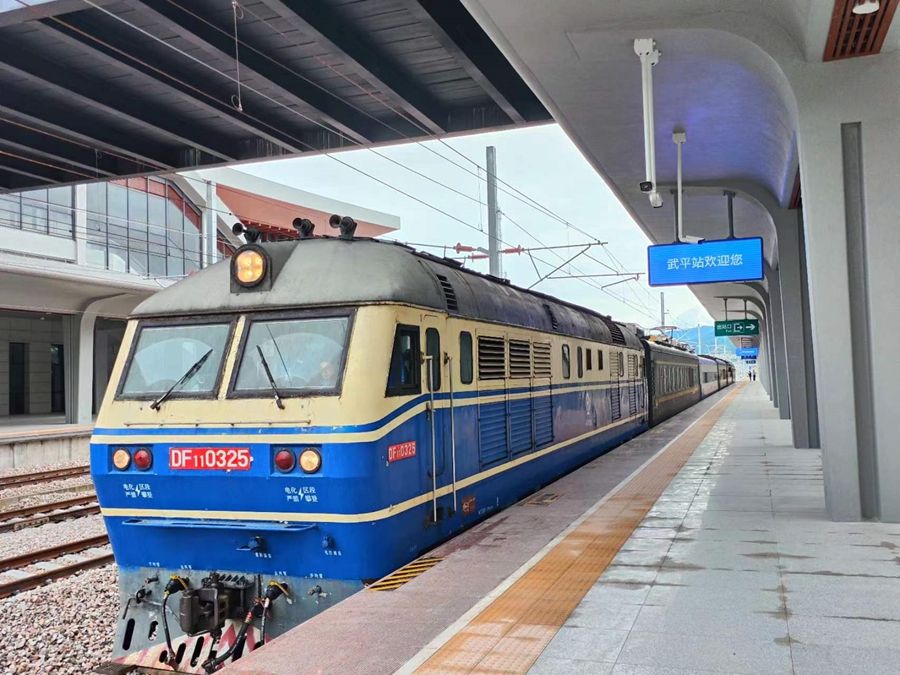 龍龍高鐵。劉俊煒攝