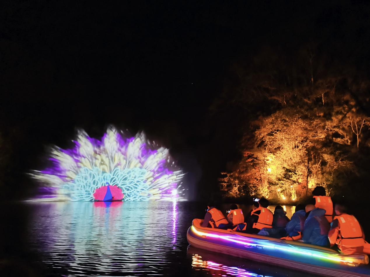 九龍?zhí)兜乃瞎庥靶闳缈兹搁_屏。肖曉敏攝