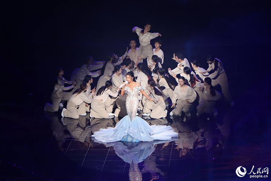 節(jié)目女聲獨唱《千年之約》。人民網(wǎng) 黃東儀攝