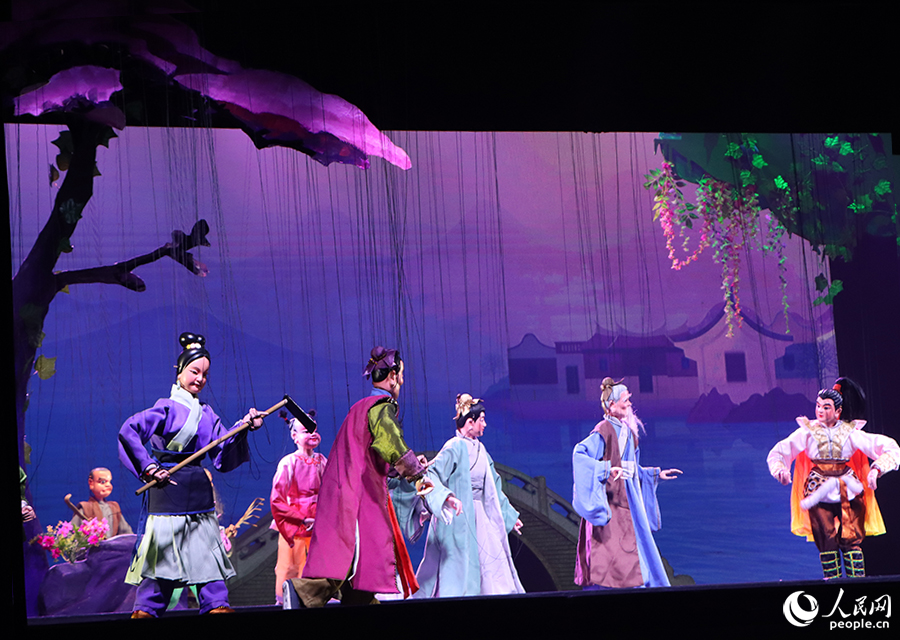 泉州木偶劇團(tuán)原創(chuàng)劇目《小金剛傳奇》。人民網(wǎng) 黃東儀攝