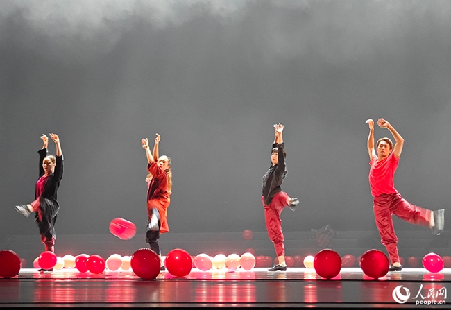 日本橫濱藝術家?guī)淼难莩?。人民網(wǎng) 黃東儀攝