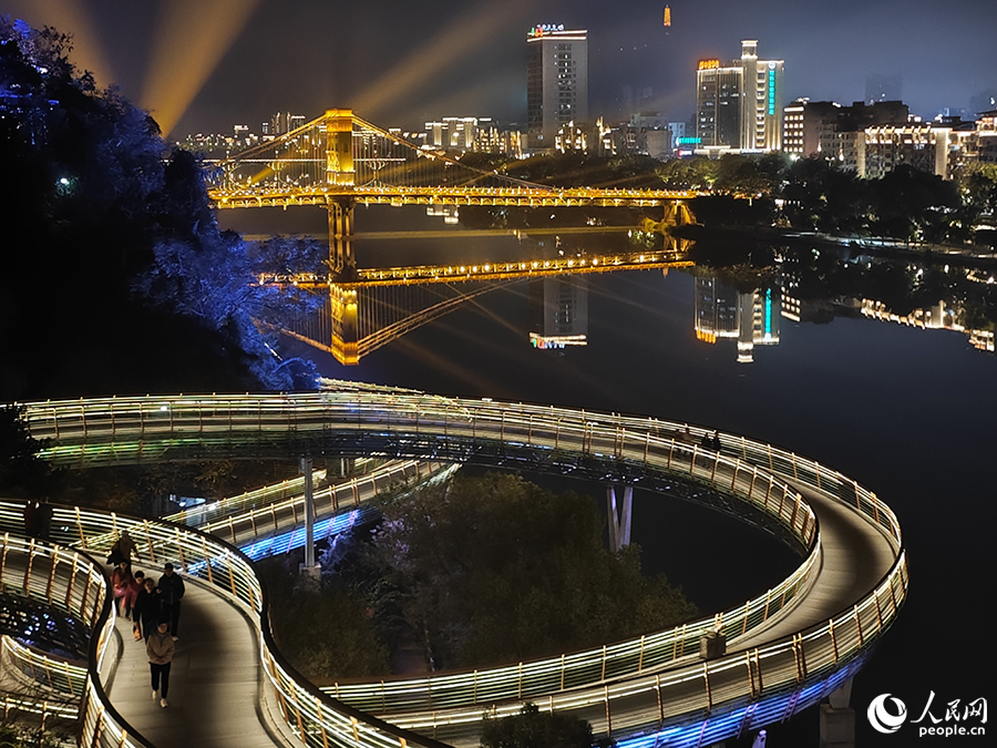 沙縣區(qū)夜景。人民網(wǎng) 黃東儀攝