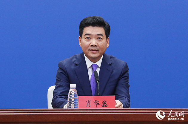 中國(guó)僑智發(fā)展大會(huì)組委會(huì)辦公室主任，福建省委統(tǒng)戰(zhàn)部副部長(zhǎng)、省僑辦主任 肖華鑫