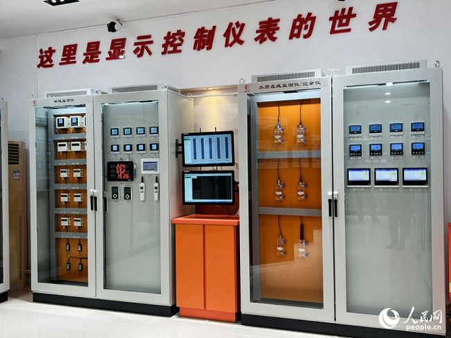 虹潤(rùn)系列產(chǎn)品展示。人民網(wǎng) 陳歡歡攝