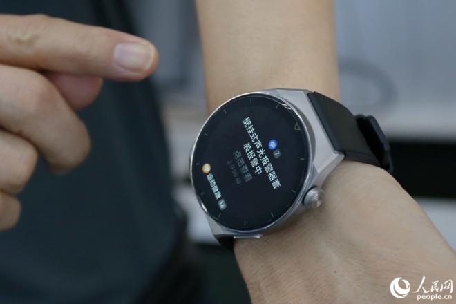 廚房燃?xì)庑孤r，用戶可在移動端及時收到信息，將危險防患于未然。人民網(wǎng)記者 陳博攝