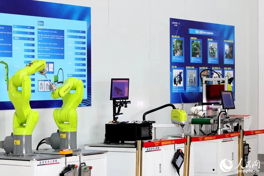 立達(dá)信智能設(shè)備展示。人民網(wǎng) 李昌乾攝