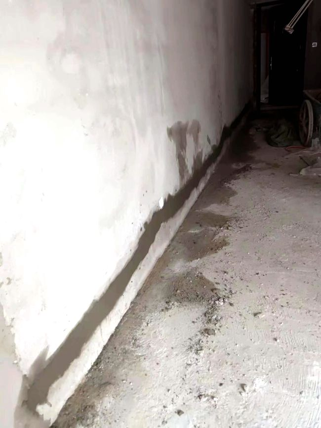 世貿(mào)一期開(kāi)發(fā)商對(duì)墻壁進(jìn)行修補(bǔ)。霞浦縣住建局質(zhì)安站供圖