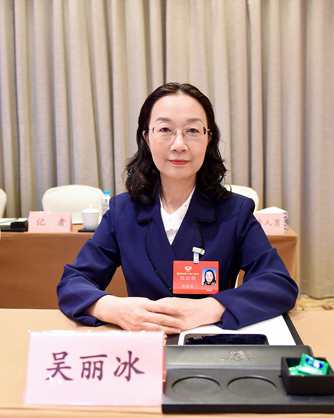 福建省政協(xié)常委，民進(jìn)福建省委會(huì)副主委、廈門市委會(huì)主委吳麗冰。受訪者供圖