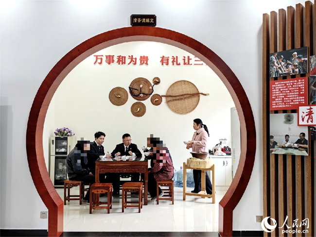 南口法庭擂茶調(diào)解室。人民網(wǎng) 葉青卿攝