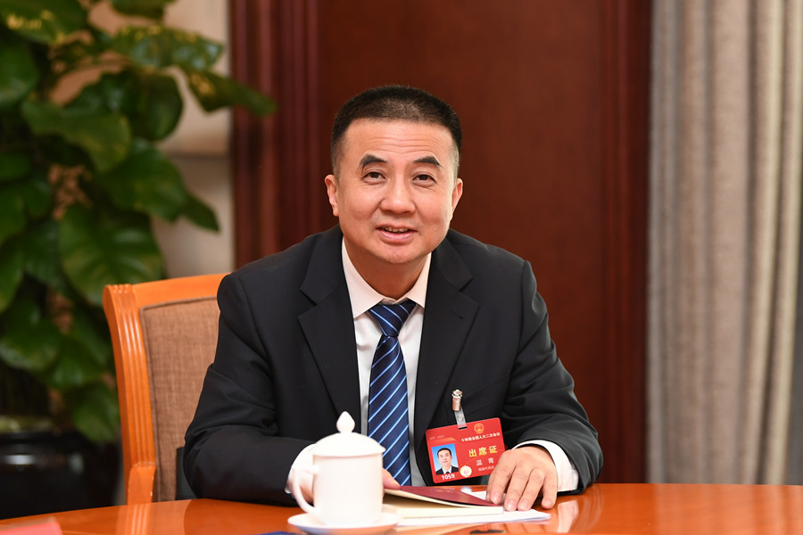 全國人大代表、民進(jìn)福建省委會(huì)副主委、福建師范大學(xué)附屬中學(xué)總督導(dǎo)溫青。受訪者供圖