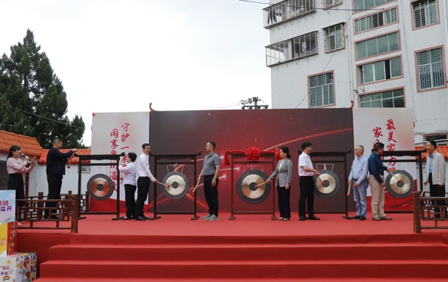 “愛心媽媽  點亮未來”行動啟動儀式現(xiàn)場。