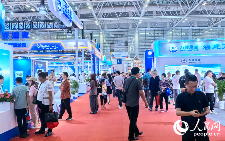 漁博會(huì)吸引了不少觀眾前來(lái)觀展。人民網(wǎng)記者 林曉麗攝