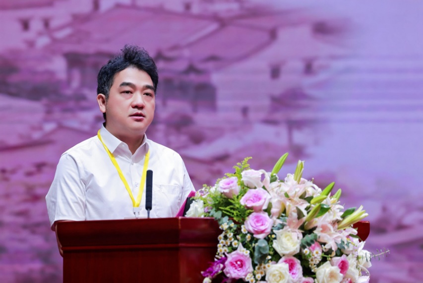 臺灣青年饒瑞曄講述了一段長達23年的尋根往事。賴志妍攝