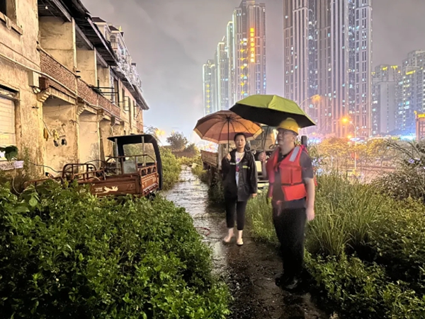 巡查風(fēng)險區(qū)域。