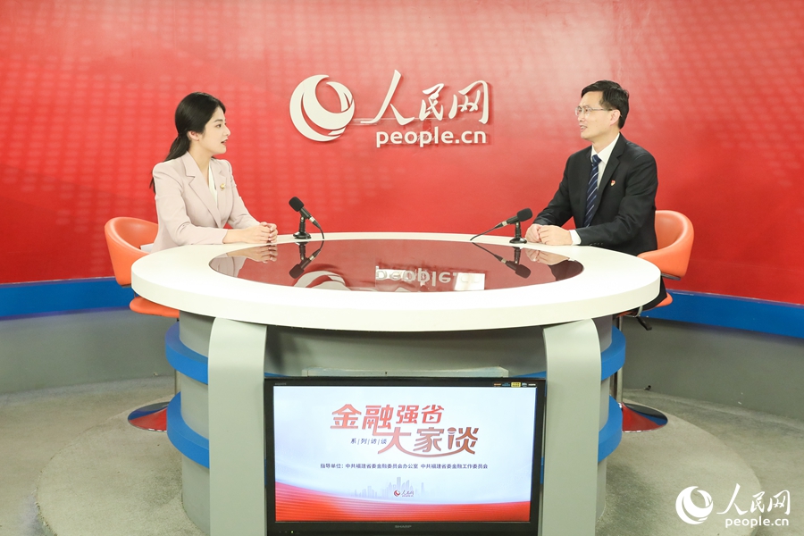 中國進出口銀行福建省分行黨委委員、副行長郭春松接受人民網(wǎng)專訪。人民網(wǎng) 陳永整攝