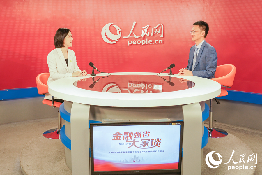 大都會(huì)人壽福建分公司總經(jīng)理周杰接受人民網(wǎng)專訪。人民網(wǎng)記者 蘭志飛攝