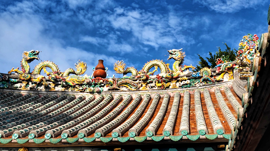 東山關(guān)帝廟是一座集瓷雕、木雕、石雕為一體的閩南民間藝術(shù)博物館。劉漢添攝