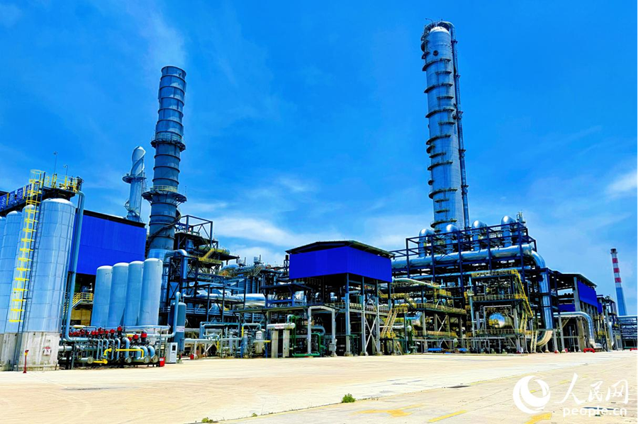亞洲最高丙烯丙烷分離塔。人民網(wǎng) 李唯一攝