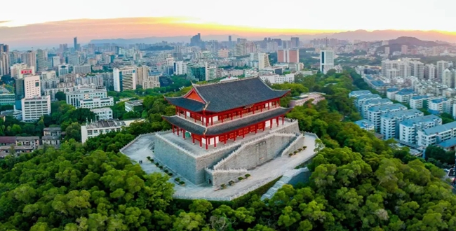 鎮(zhèn)海樓。林雙偉攝