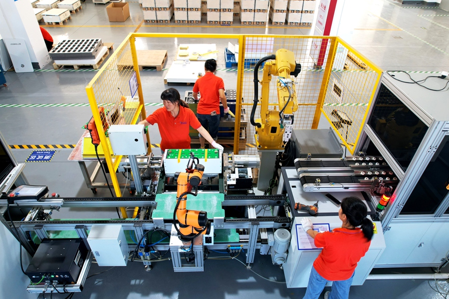 在寧化華僑經(jīng)濟(jì)開發(fā)區(qū)，寧化時(shí)代生產(chǎn)線正滿負(fù)荷生產(chǎn)。寧化縣融媒體中心供圖