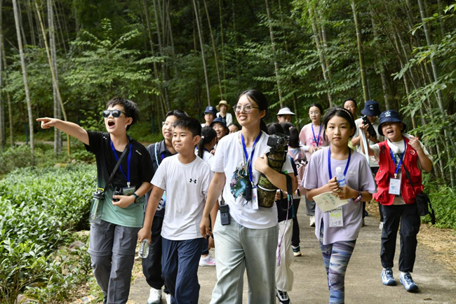 走近自然，實(shí)地考察。