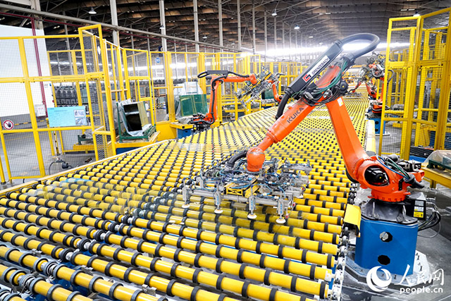 福耀玻璃自動化生產線。人民網記者 蘭志飛攝