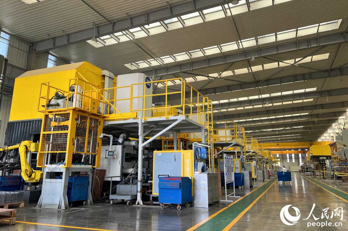 文達(dá)鎂鋁的生產(chǎn)車間。人民網(wǎng)記者 鐘巧花攝