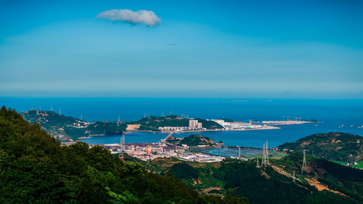 太姥山腳下的核電站讓寧德這座山海之城更添一抹科技的美感。福建寧德核電有限公司供圖