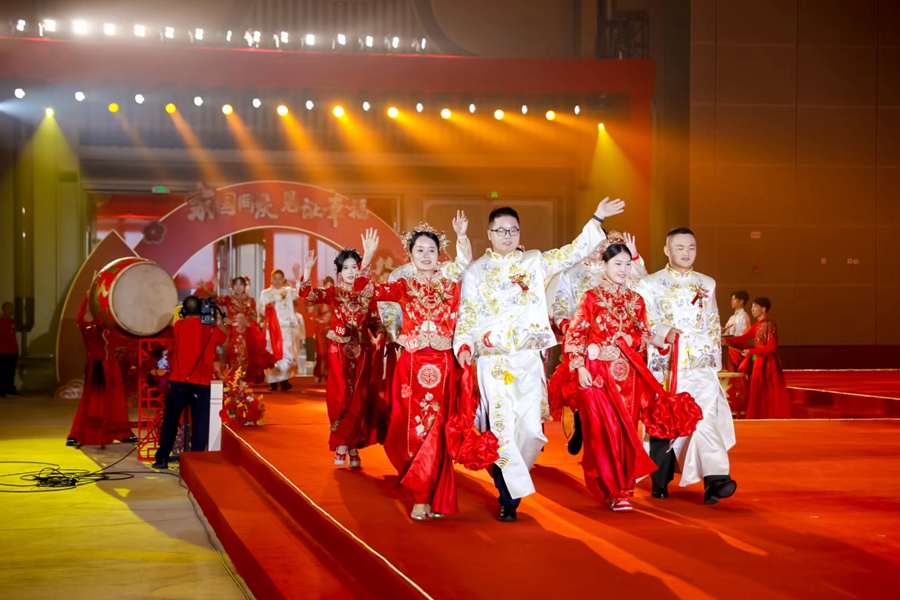 205對(duì)新人齊聚“有福之州”喜結(jié)連理。福建省婦聯(lián)供圖