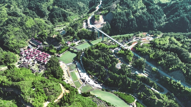 溪口村。魏知秋攝