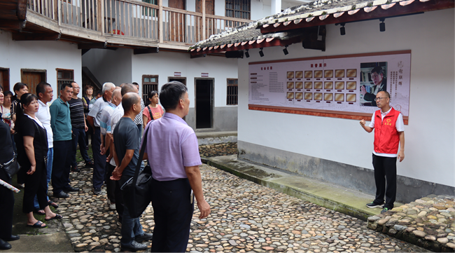 新羅區(qū)雁石鎮(zhèn)文化會客廳“院士基地”