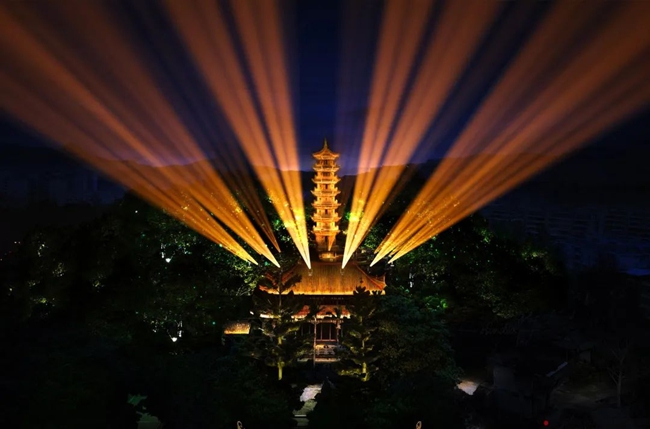 圣壽寶塔。姜亮攝