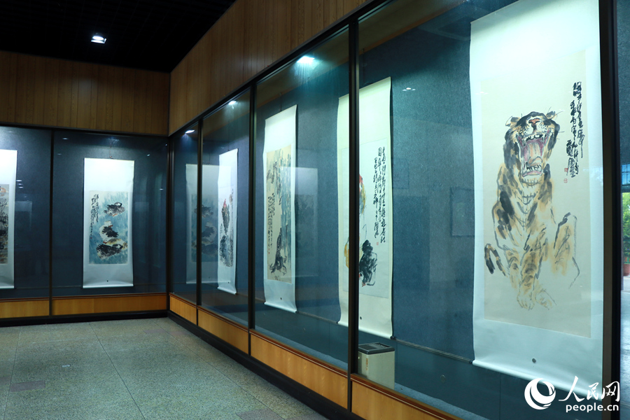 沈耀初美術(shù)館收藏陳列沈耀初多個(gè)時(shí)期的書畫代表作品百余幅。人民網(wǎng) 蘇海森攝