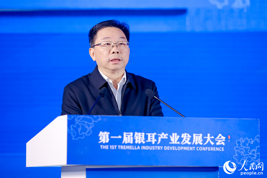 古田縣委書(shū)記張成慧在大會(huì)上發(fā)言。人民網(wǎng)攝