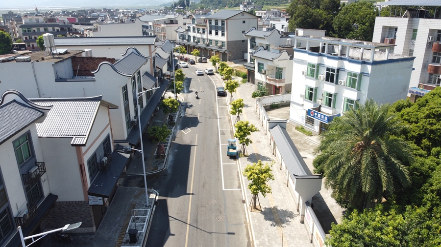 改造后的鎮(zhèn)區(qū)街道整潔干凈。霞浦縣融媒體中心供圖