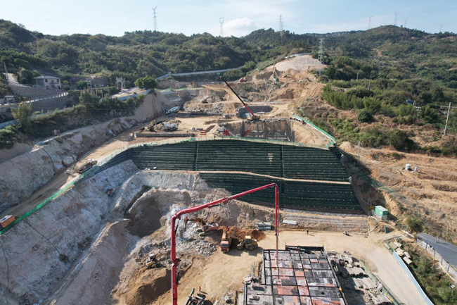 新建三水廠綜合樓施工現(xiàn)場(chǎng)。林建匡攝